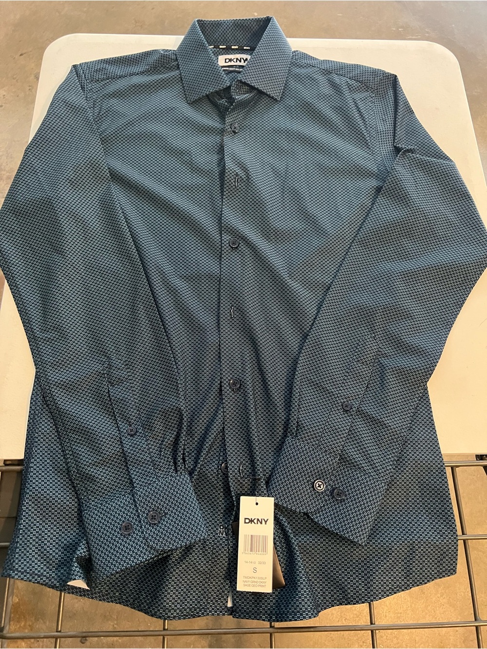 DKNY Men's Navy Blue Micro Geo Print Dress Shirt size 32/33 Small